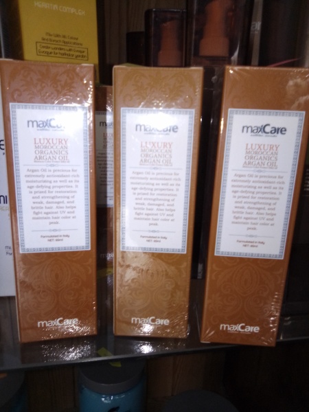  Salón de belleza Lucky's | Cortes de Cabello para hombres, mujeres y niños | El mejor salón de belleza en Santa Monica Blvd.